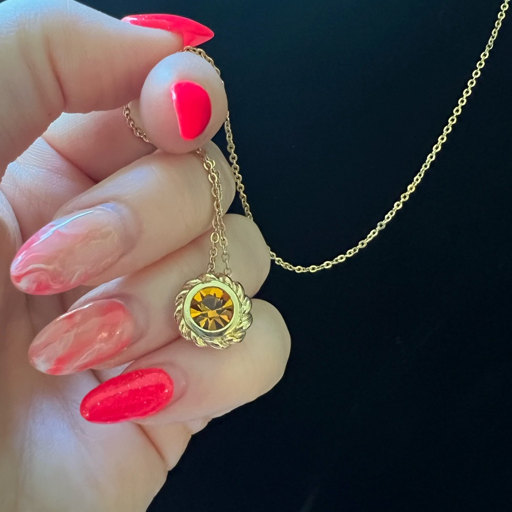 Citrine Colored Gem Pendant on Gold Tone Chain - Picture 4 of 10